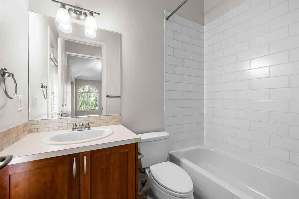 MLS® A2256675 - 2035 Bowness Road NW in West Hillhurst Calgary, Residential