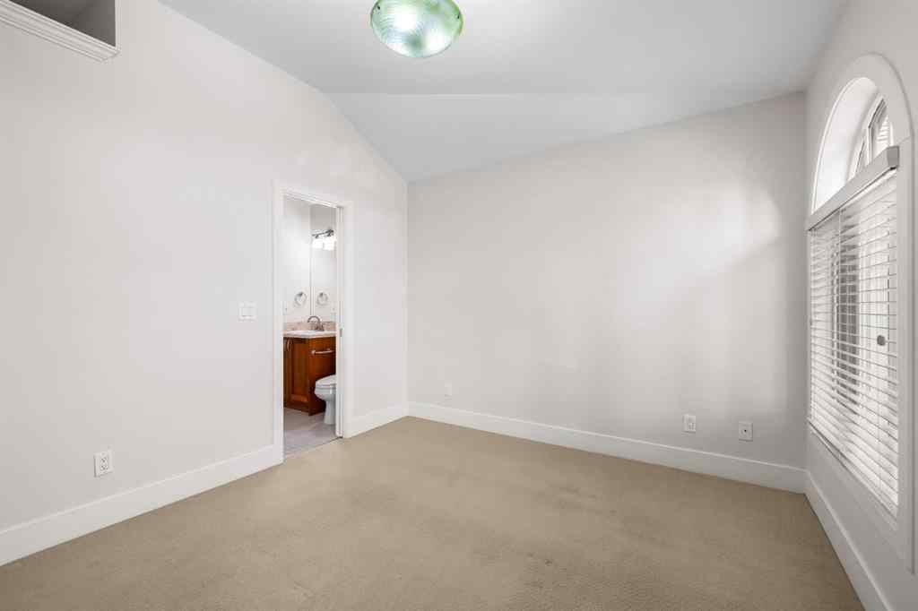 MLS® A2256675 - 2035 Bowness Road NW in West Hillhurst Calgary, Residential