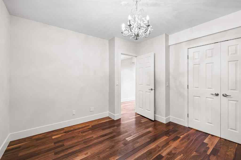 MLS® A2256675 - 2035 Bowness Road NW in West Hillhurst Calgary, Residential