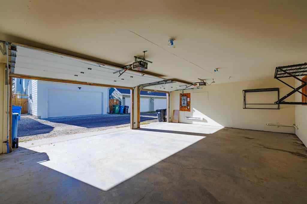 MLS® A2256675 - 2035 Bowness Road NW in West Hillhurst Calgary, Residential