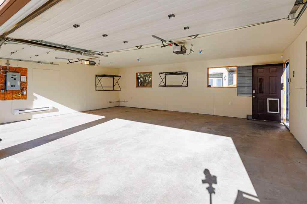 MLS® A2256675 - 2035 Bowness Road NW in West Hillhurst Calgary, Residential