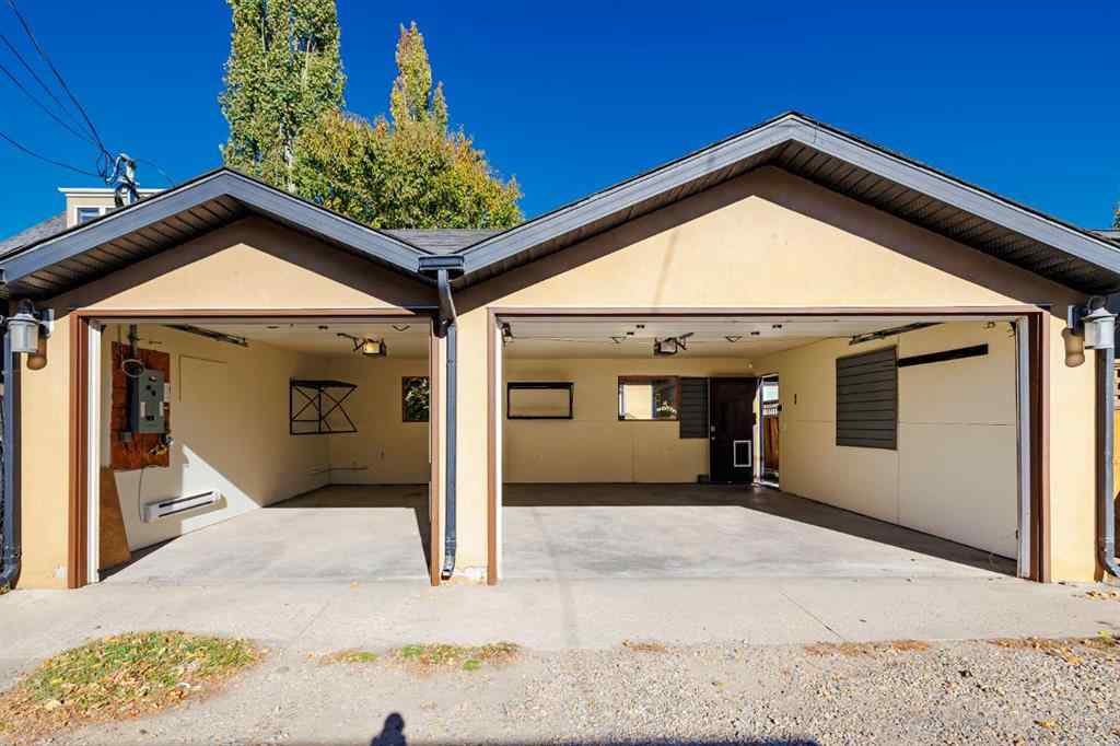 MLS® A2256675 - 2035 Bowness Road NW in West Hillhurst Calgary, Residential