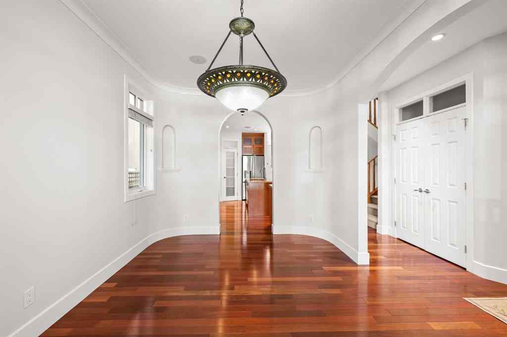 MLS® A2256675 - 2035 Bowness Road NW in West Hillhurst Calgary, Residential