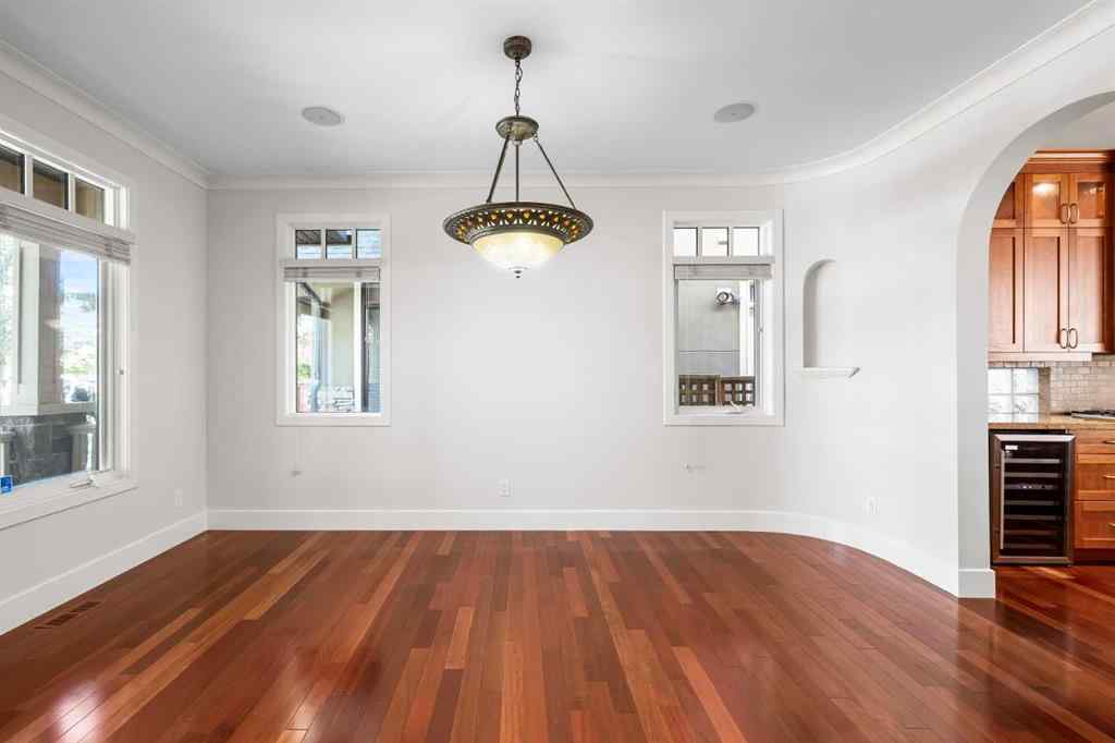 MLS® A2256675 - 2035 Bowness Road NW in West Hillhurst Calgary, Residential