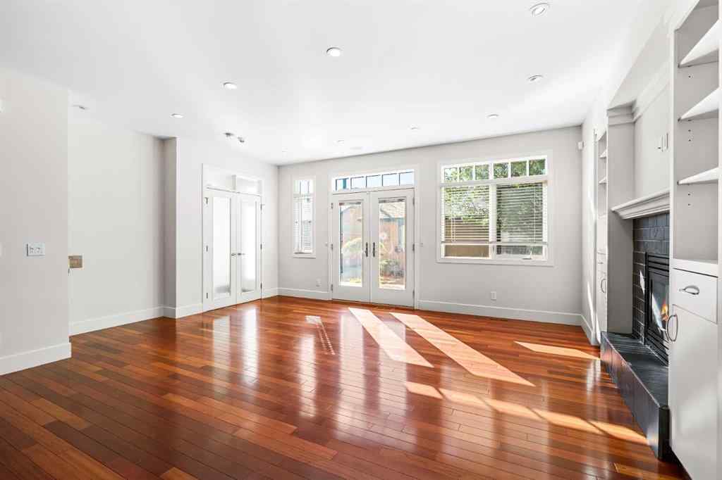 MLS® A2256675 - 2035 Bowness Road NW in West Hillhurst Calgary, Residential