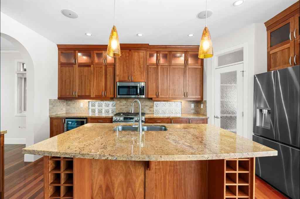 MLS® A2256675 - 2035 Bowness Road NW in West Hillhurst Calgary, Residential