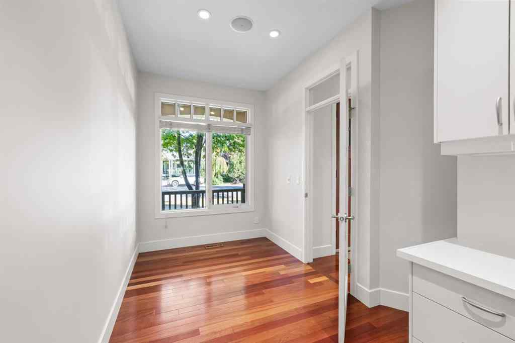 MLS® A2256675 - 2035 Bowness Road NW in West Hillhurst Calgary, Residential