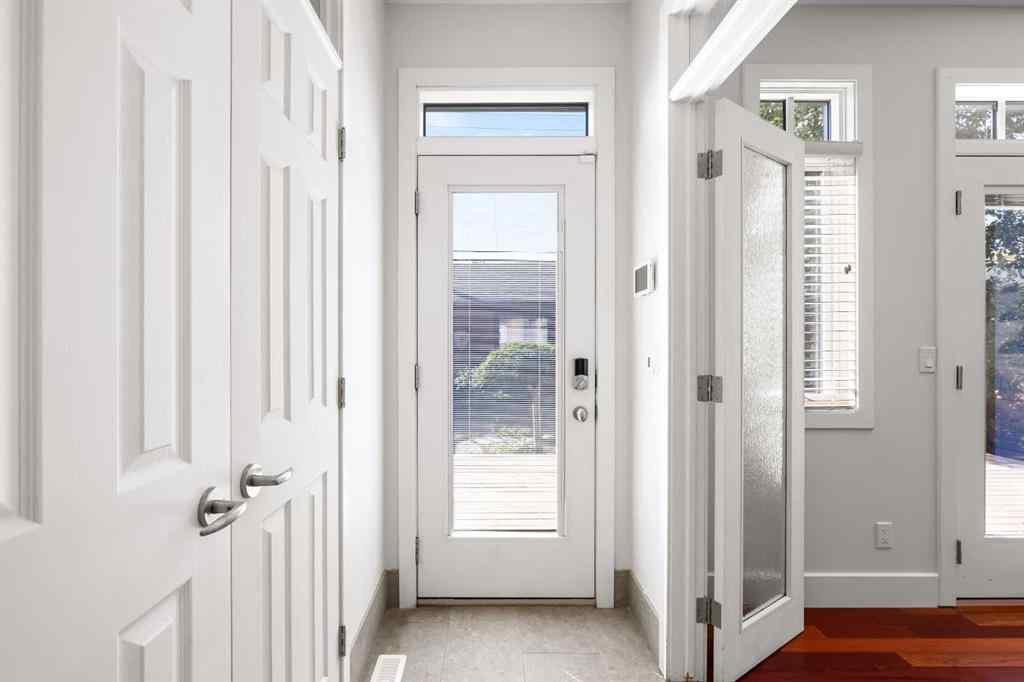 MLS® A2256675 - 2035 Bowness Road NW in West Hillhurst Calgary, Residential