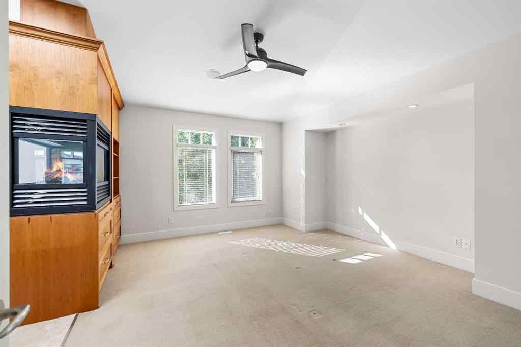 MLS® A2256675 - 2035 Bowness Road NW in West Hillhurst Calgary, Residential