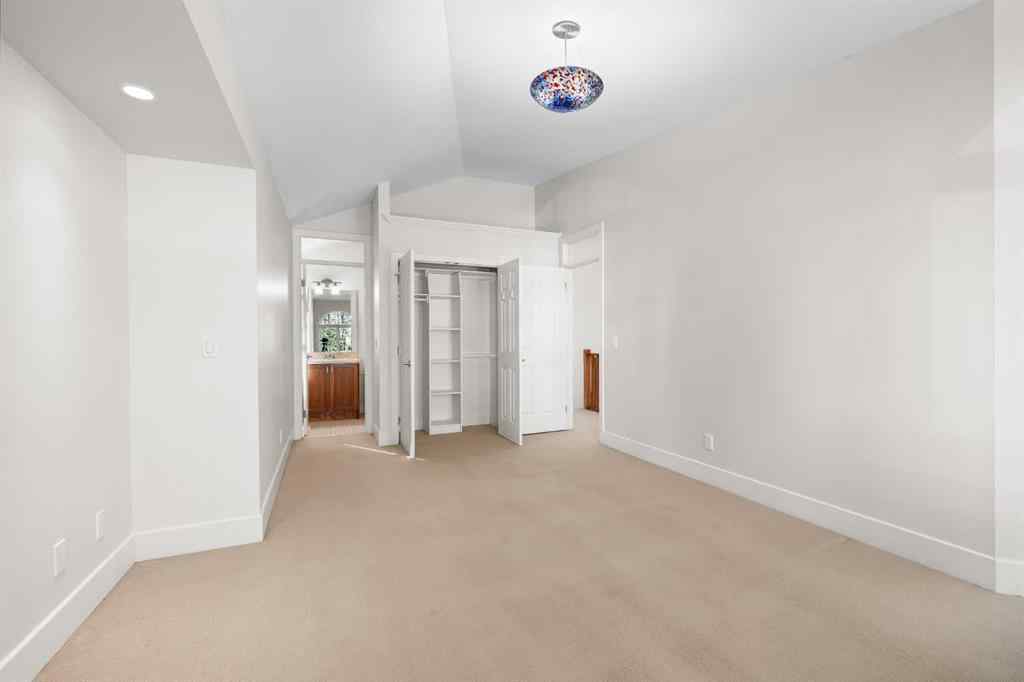 MLS® A2256675 - 2035 Bowness Road NW in West Hillhurst Calgary, Residential