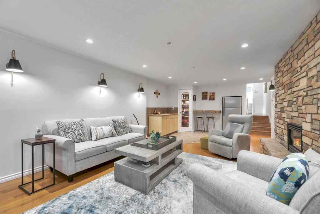 MLS® A2256678 - 80 Cardiff Drive NW in Cambrian Heights Calgary, Residential