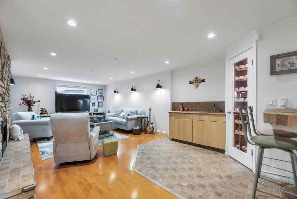 MLS® A2256678 - 80 Cardiff Drive NW in Cambrian Heights Calgary, Residential