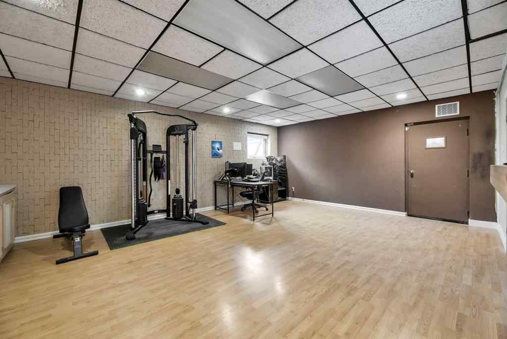 MLS® A2256678 - 80 Cardiff Drive NW in Cambrian Heights Calgary, Residential