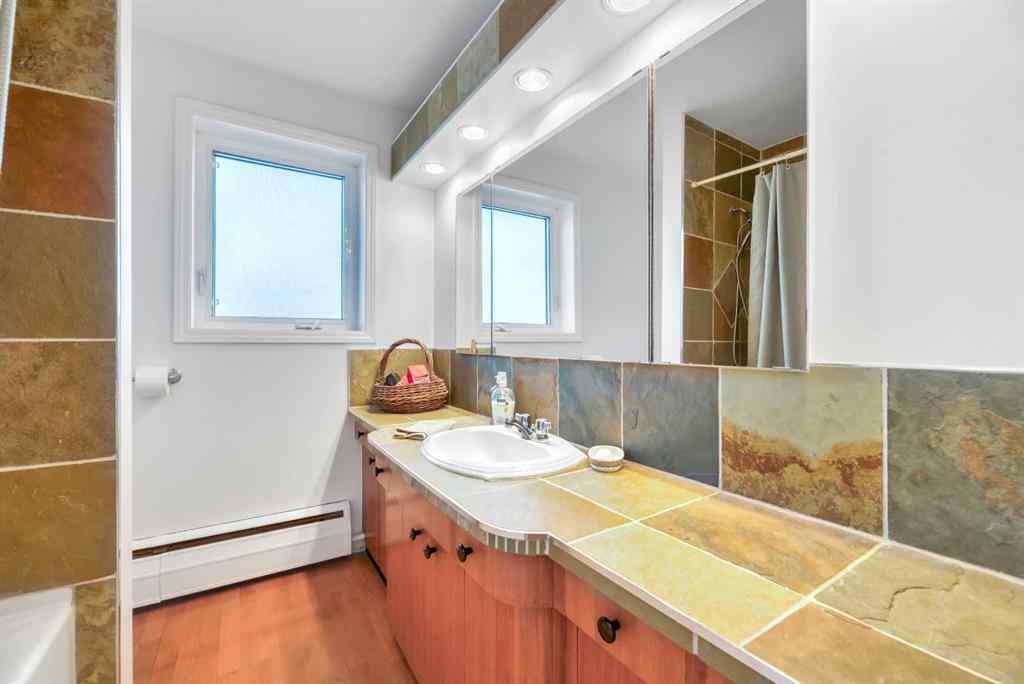 MLS® A2256678 - 80 Cardiff Drive NW in Cambrian Heights Calgary, Residential