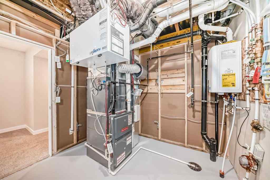 MLS® A2256679 - 131 Wolf Creek Rise SE in Wolf Willow Calgary, Residential