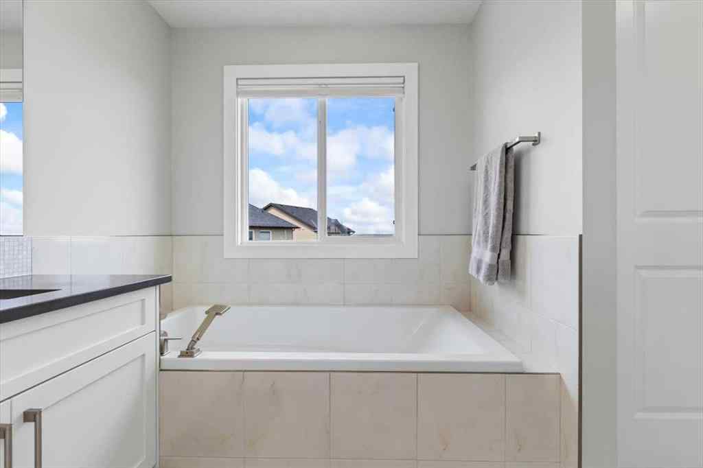 MLS® A2256682 - 292 Nolanfield Way NW in Nolan Hill Calgary, Residential