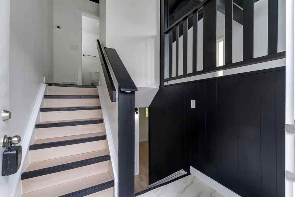 MLS® A2256686 - 105 Pinemont Bay NE in Pineridge Calgary, Residential