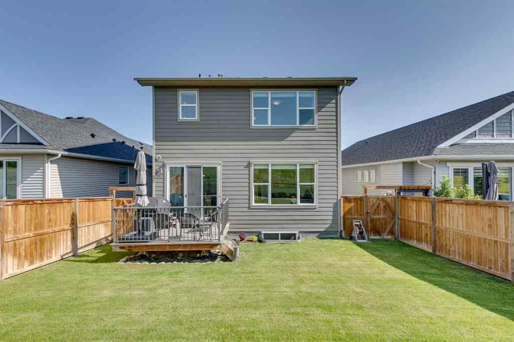 MLS® A2256688 - 64 Crestbrook View SW in Crestmont Calgary, Residential