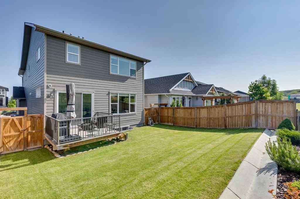 MLS® A2256688 - 64 Crestbrook View SW in Crestmont Calgary, Residential