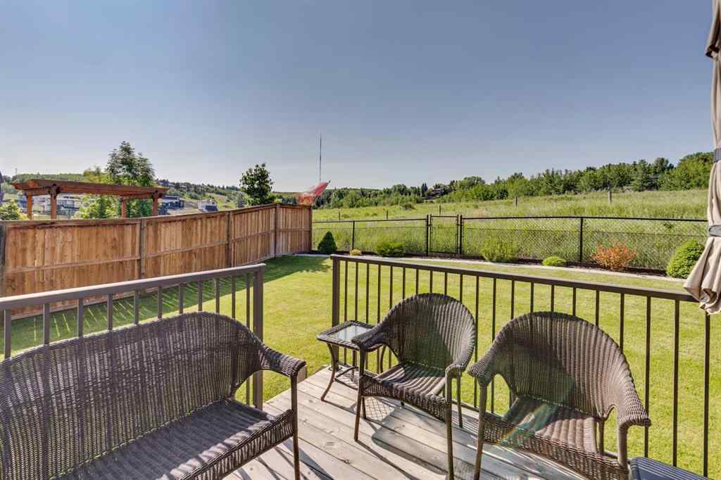 MLS® A2256688 - 64 Crestbrook View SW in Crestmont Calgary, Residential