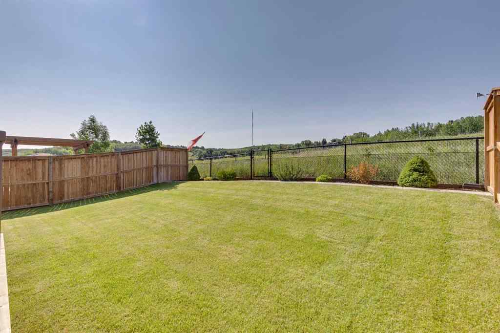 MLS® A2256688 - 64 Crestbrook View SW in Crestmont Calgary, Residential