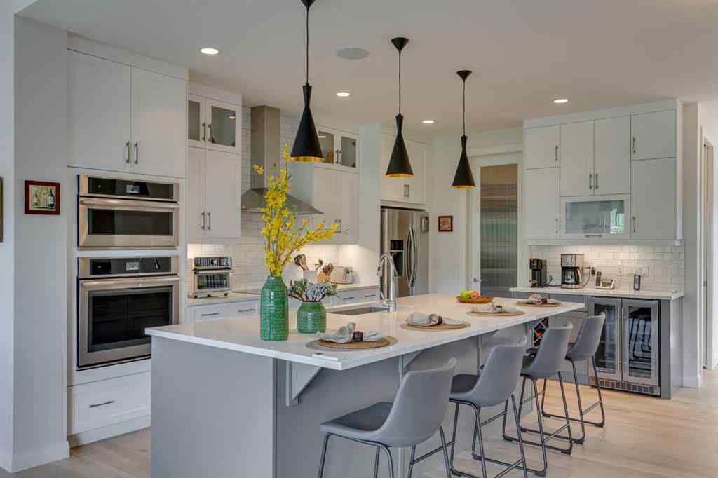 MLS® A2256688 - 64 Crestbrook View SW in Crestmont Calgary, Residential