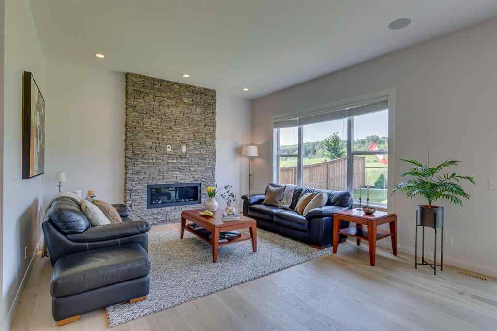 MLS® A2256688 - 64 Crestbrook View SW in Crestmont Calgary, Residential
