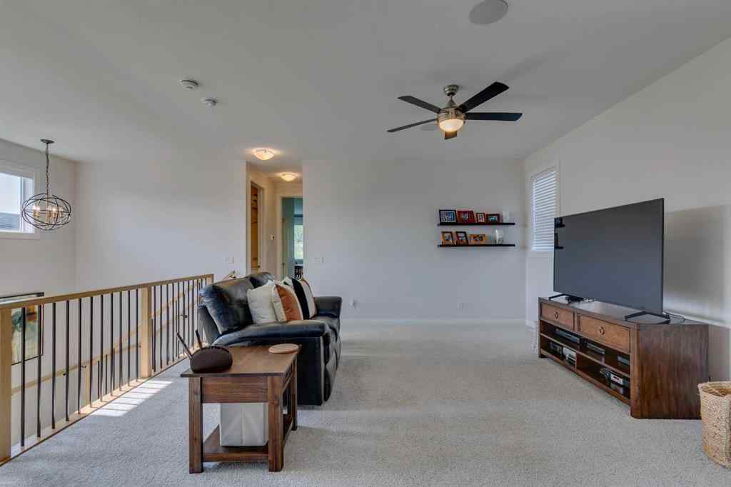 MLS® A2256688 - 64 Crestbrook View SW in Crestmont Calgary, Residential