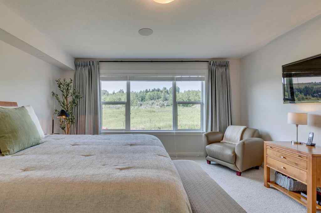 MLS® A2256688 - 64 Crestbrook View SW in Crestmont Calgary, Residential