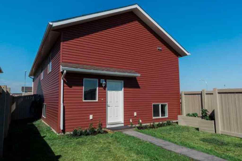 MLS® A2256691 - Unit #A 9709 89 Street  in Cobblestone Grande Prairie, Rental