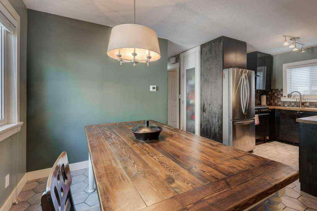 MLS® A2256693 - 39 Shawglen Place SW in Shawnessy Calgary, Residential