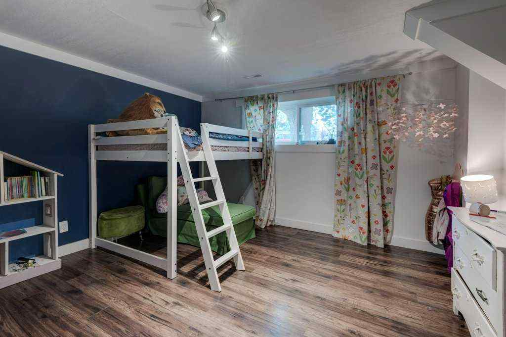 MLS® A2256693 - 39 Shawglen Place SW in Shawnessy Calgary, Residential