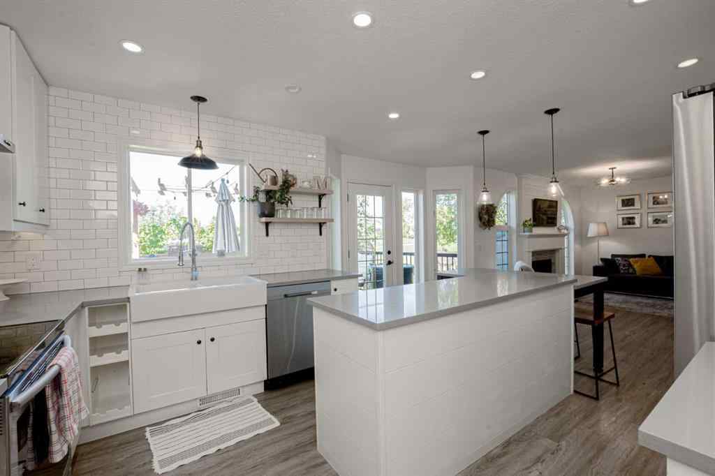 MLS® A2256701 - 11828 89B Street  in Crystal Lake Estates Grande Prairie, Residential