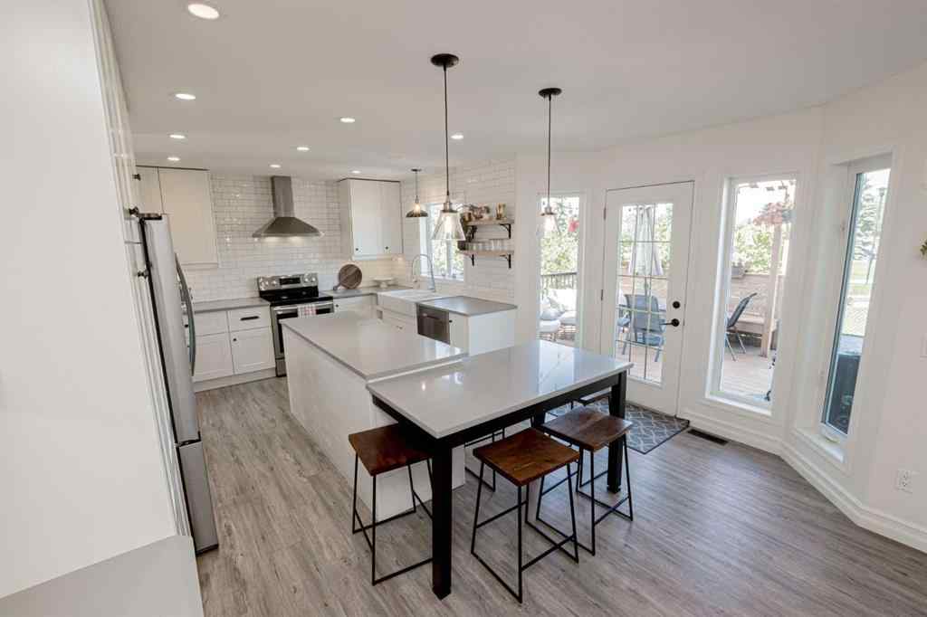 MLS® A2256701 - 11828 89B Street  in Crystal Lake Estates Grande Prairie, Residential