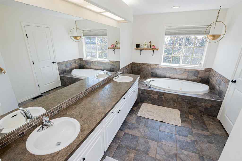 MLS® A2256701 - 11828 89B Street  in Crystal Lake Estates Grande Prairie, Residential