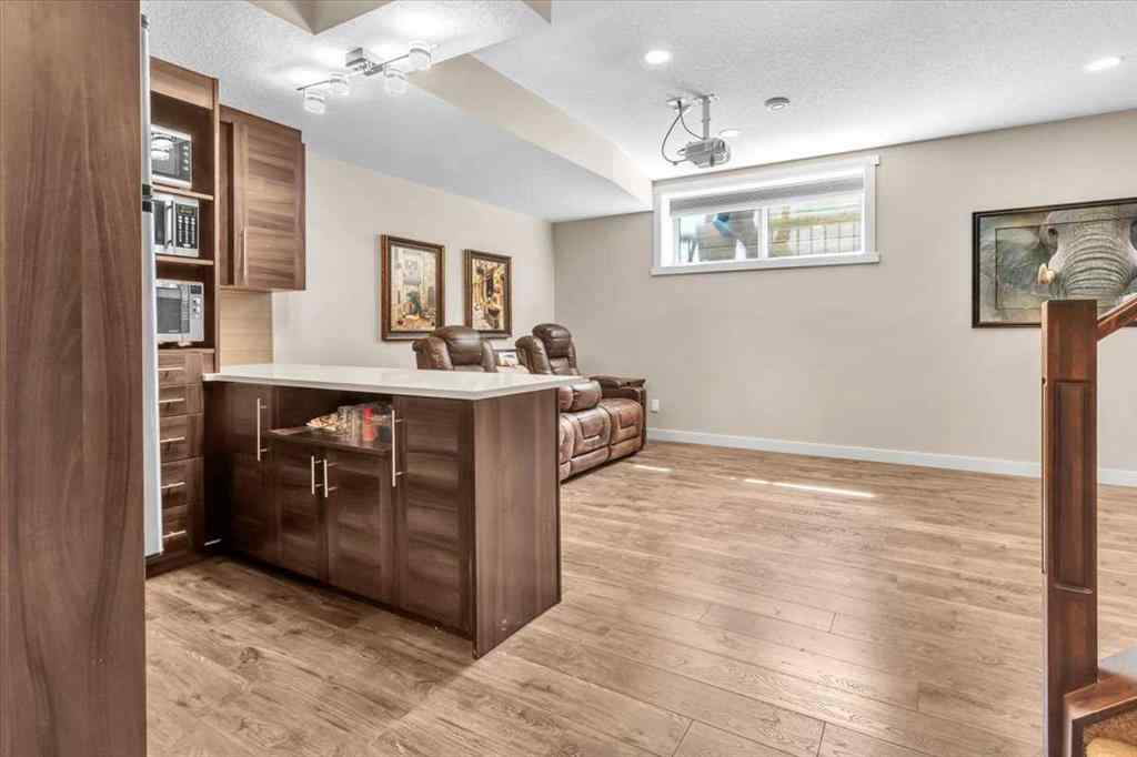 MLS® A2256708 - 231 26 Avenue NW in Tuxedo Park Calgary, Residential