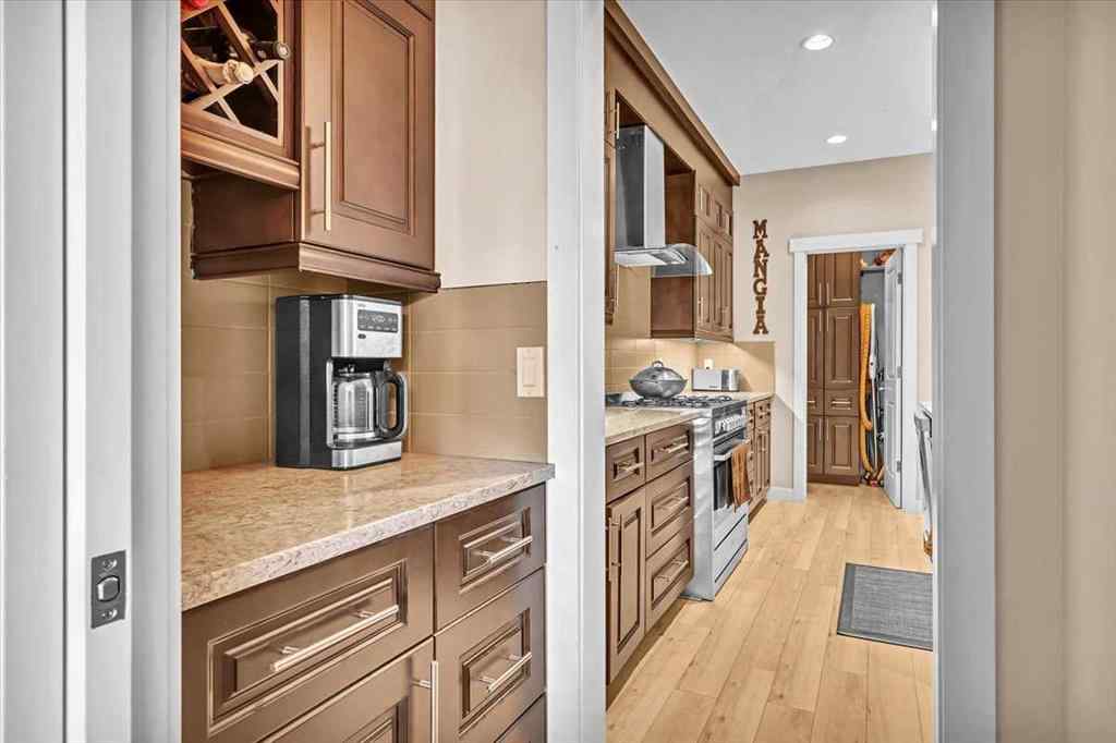 MLS® A2256708 - 231 26 Avenue NW in Tuxedo Park Calgary, Residential