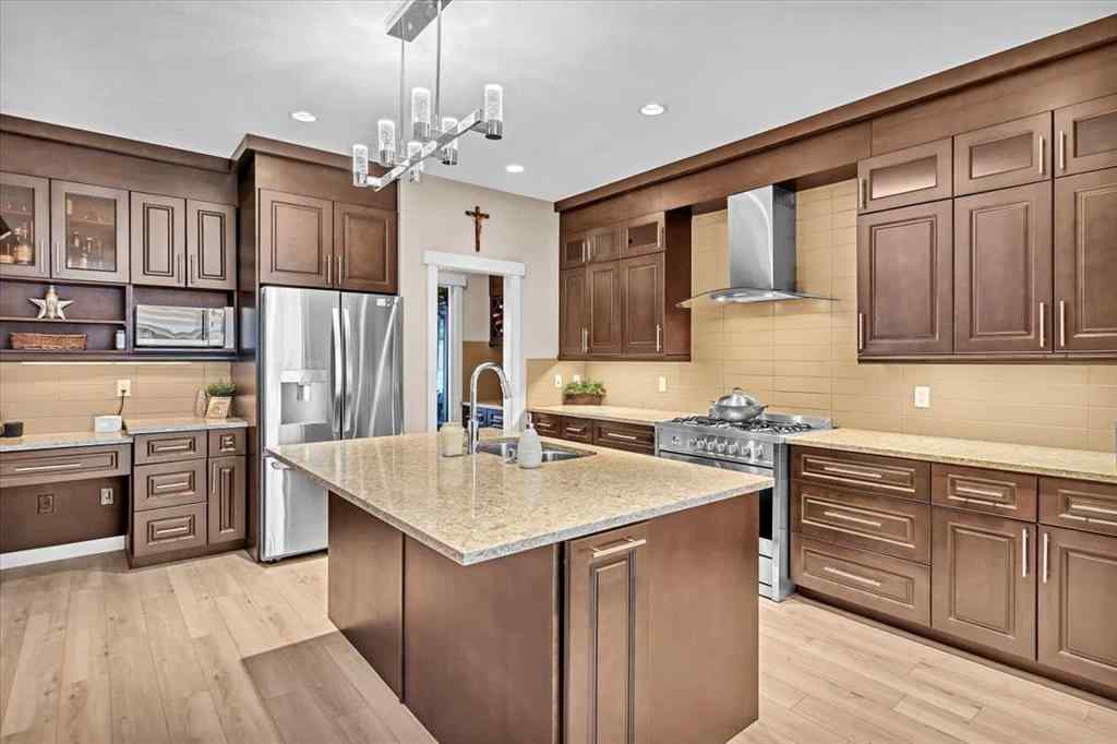 MLS® A2256708 - 231 26 Avenue NW in Tuxedo Park Calgary, Residential