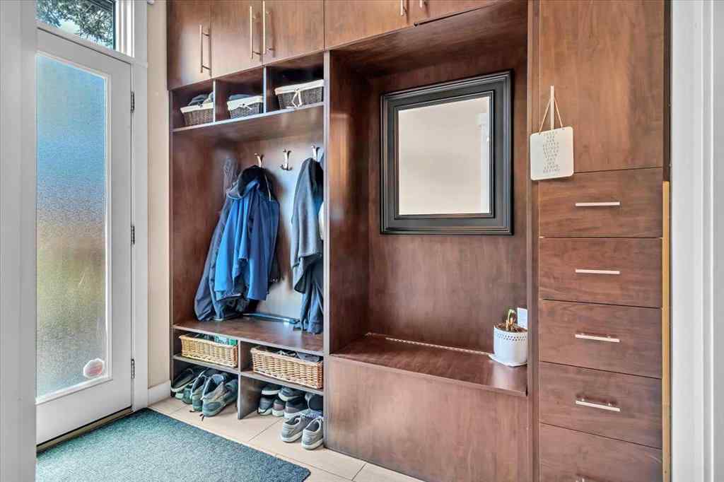 MLS® A2256708 - 231 26 Avenue NW in Tuxedo Park Calgary, Residential