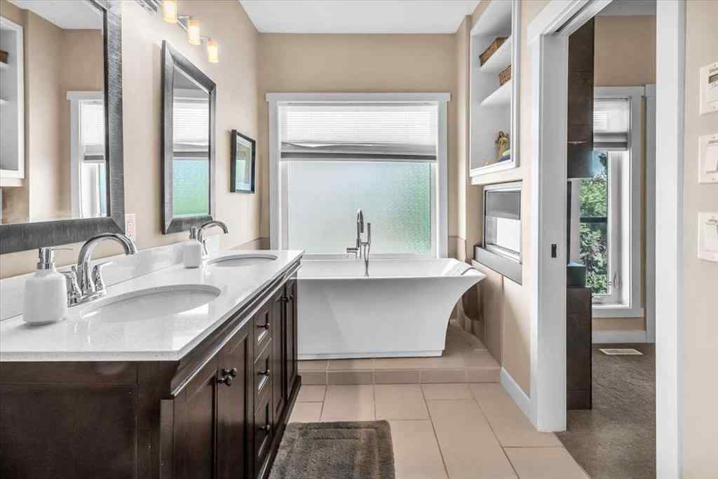 MLS® A2256708 - 231 26 Avenue NW in Tuxedo Park Calgary, Residential