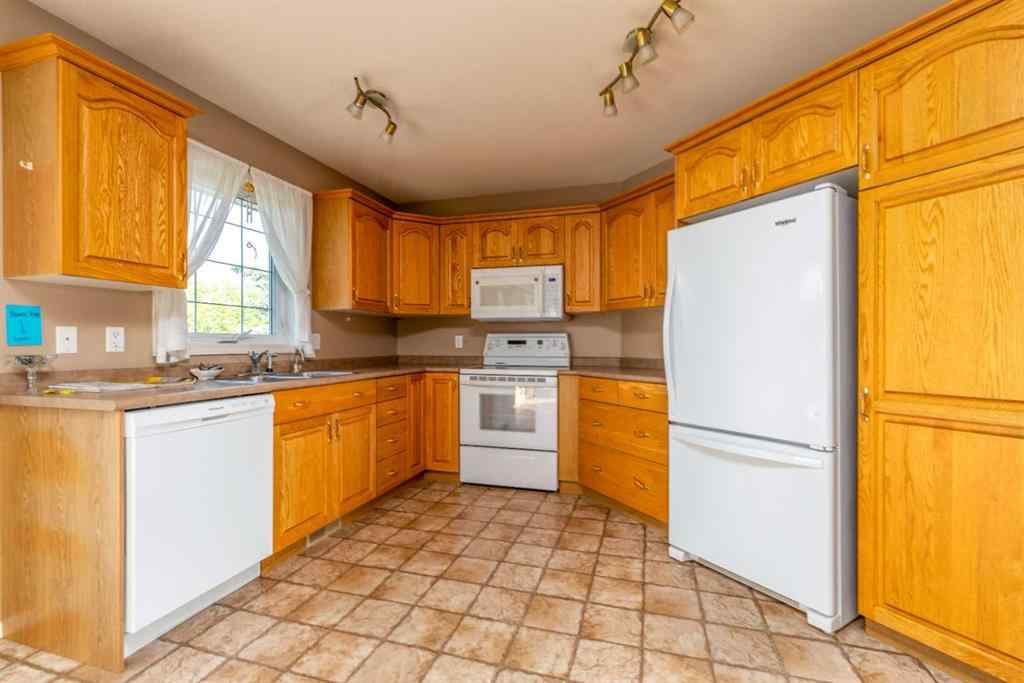 MLS® A2256710 - 5908 24 Street Close S in Lakeside Lloydminster, Residential