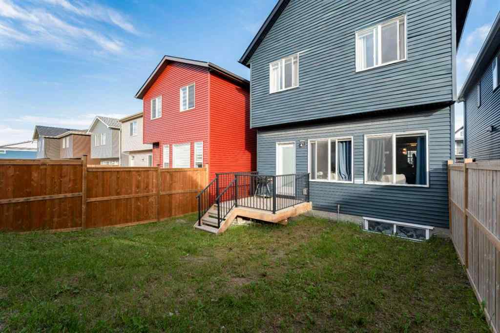 MLS® A2256711 - 672 Livingston Way NE in Livingston Calgary, Residential