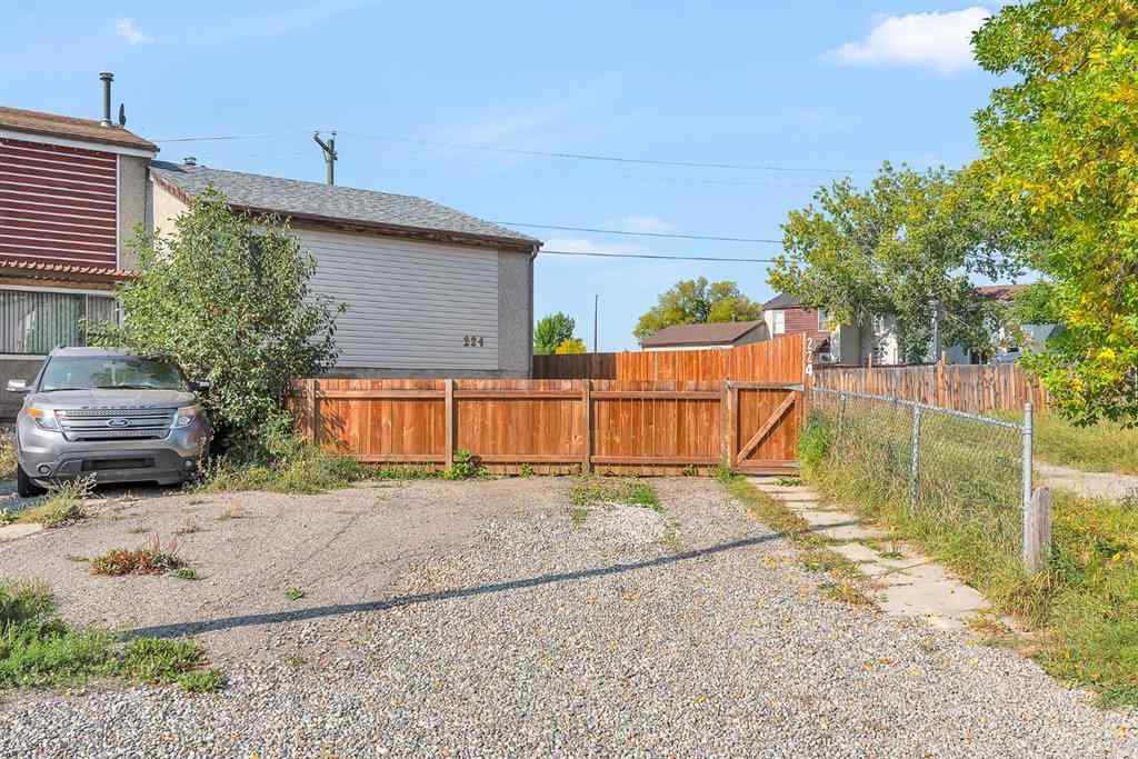 MLS® A2256712 - 224 Pensville Close SE in Penbrooke Meadows Calgary, Residential
