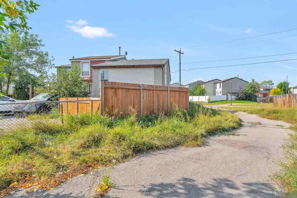 MLS® A2256712 - 224 Pensville Close SE in Penbrooke Meadows Calgary, Residential