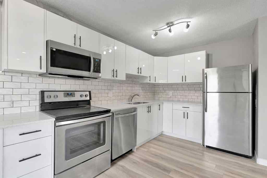 MLS® A2256712 - 224 Pensville Close SE in Penbrooke Meadows Calgary, Residential