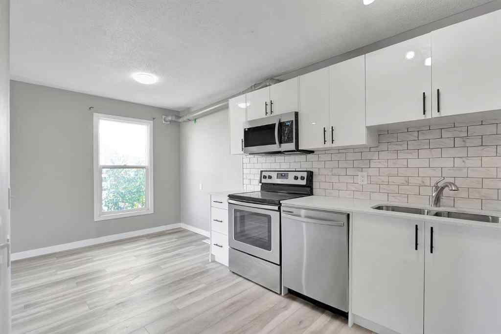MLS® A2256712 - 224 Pensville Close SE in Penbrooke Meadows Calgary, Residential