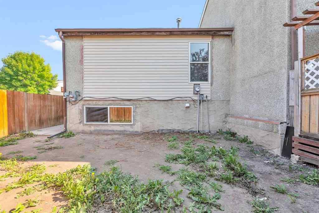 MLS® A2256712 - 224 Pensville Close SE in Penbrooke Meadows Calgary, Residential