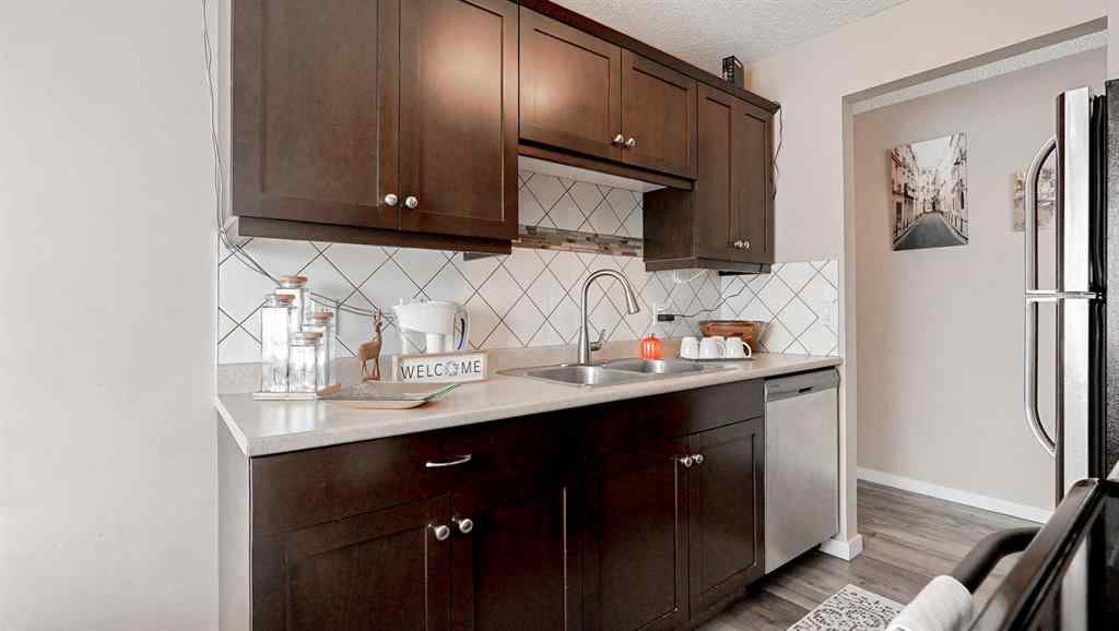 MLS® A2256732 - Unit #201 2987 Dunmore Road SE in Crestwood-Norwood Medicine Hat, Residential