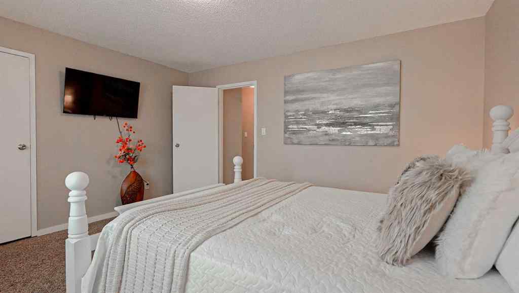 MLS® A2256732 - Unit #201 2987 Dunmore Road SE in Crestwood-Norwood Medicine Hat, Residential