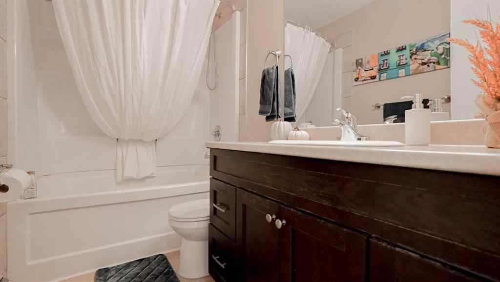 MLS® A2256732 - Unit #201 2987 Dunmore Road SE in Crestwood-Norwood Medicine Hat, Residential